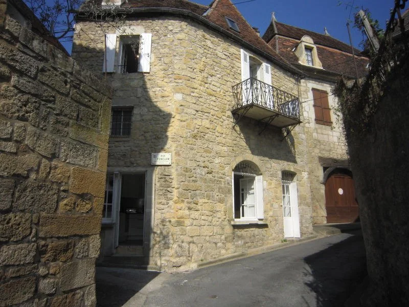 A Home Made of Sarlat Stones in France - €116,600