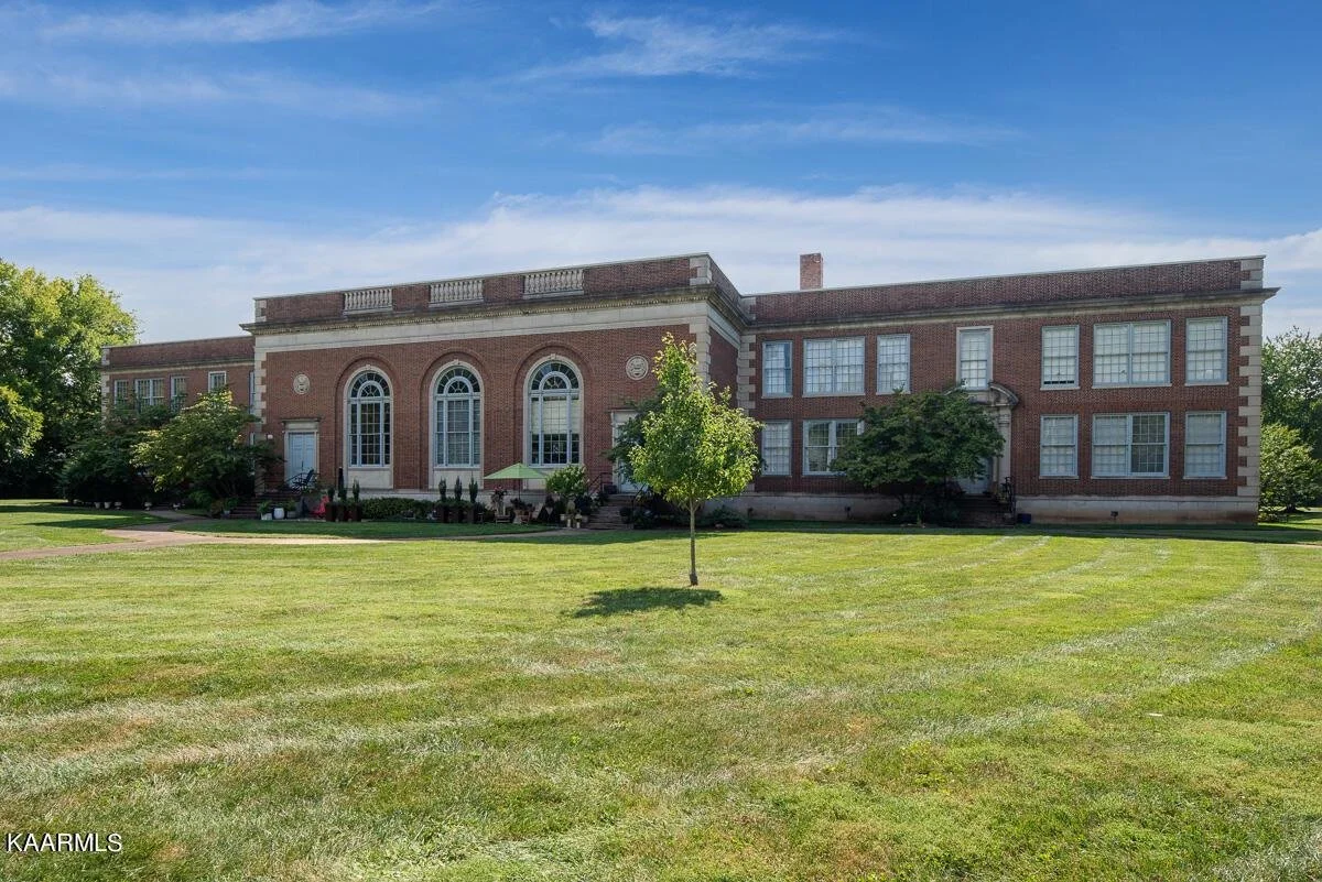 A Condo in the Former Park Junior High School 