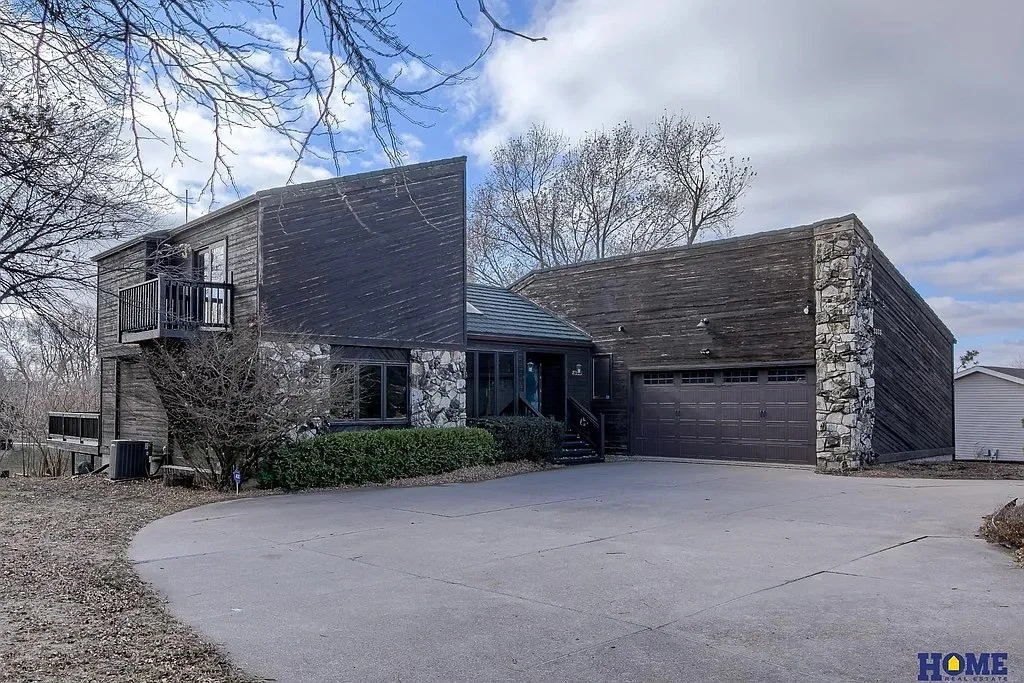 A Unique Home in Lincoln, NE - $485,000