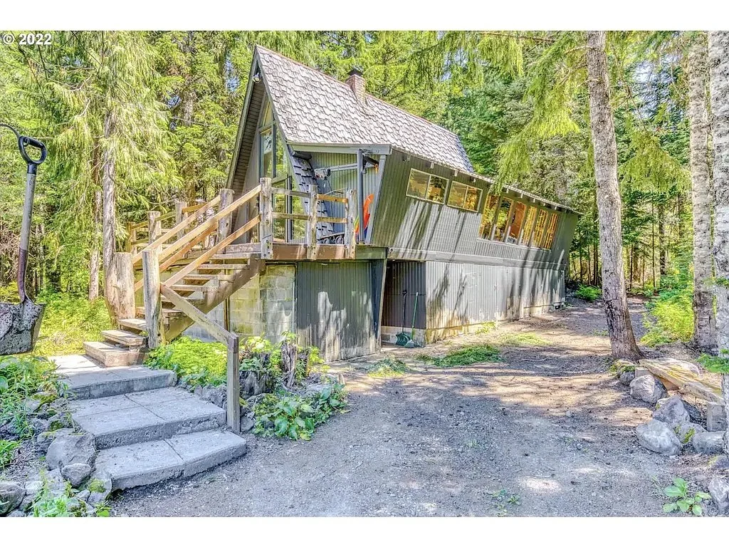 A Cabin in Government Camp, OR - $875,000