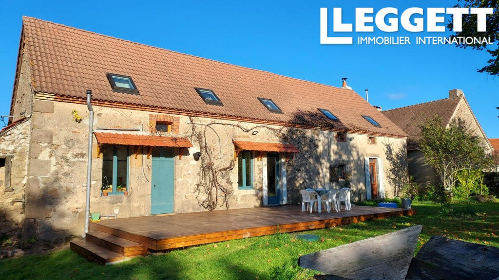 A House + Barn in France - €189,700