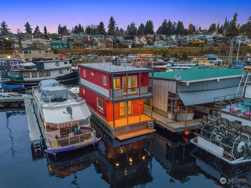 A Floating Home in Seattle - $950,000