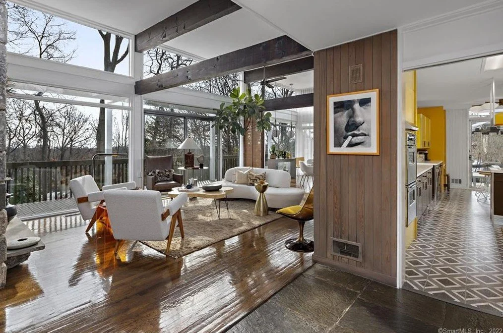 A Smokin' Home by Larry Michaels - $945,000