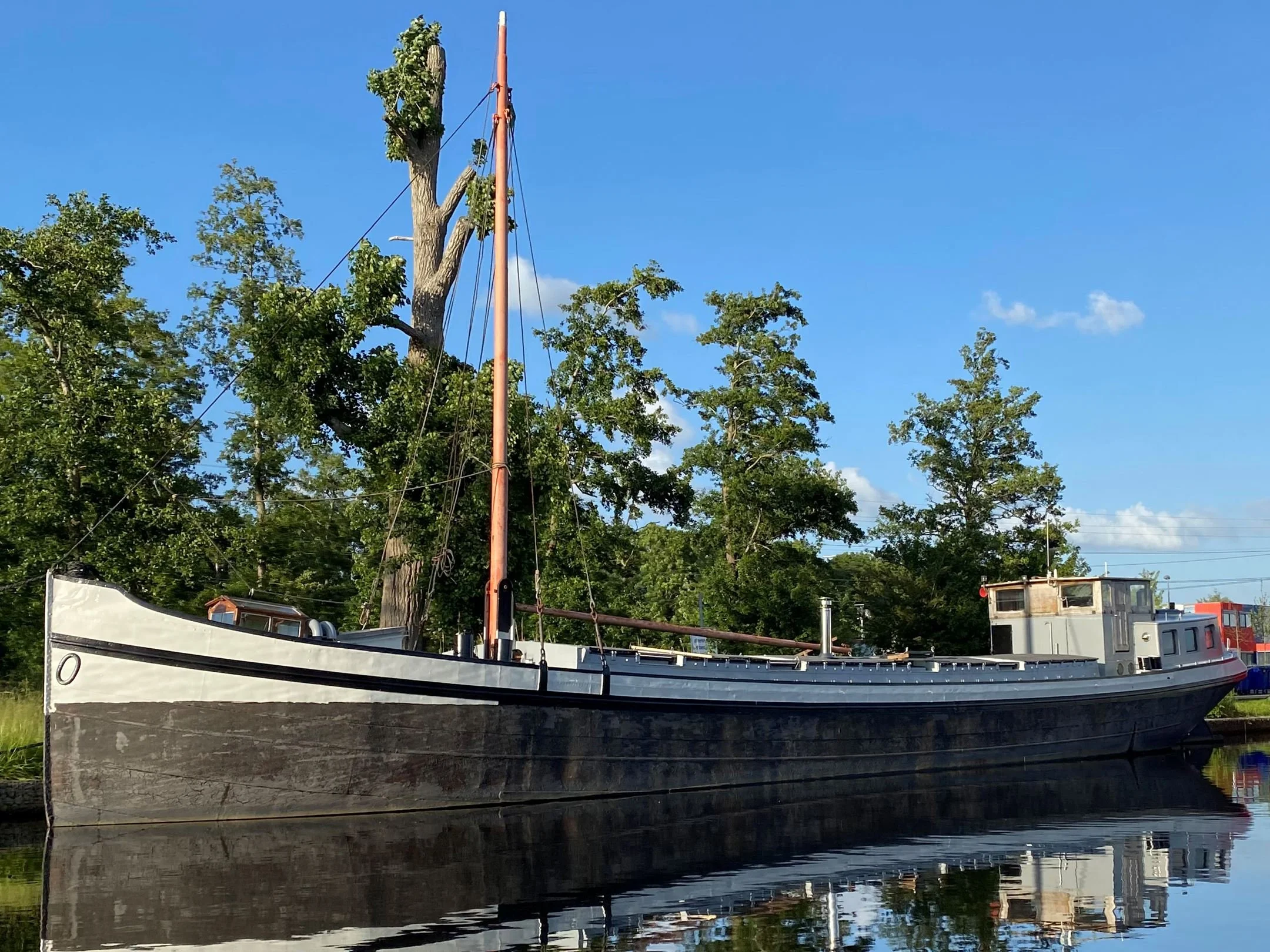A Floating Home in the Netherlands - €200,000