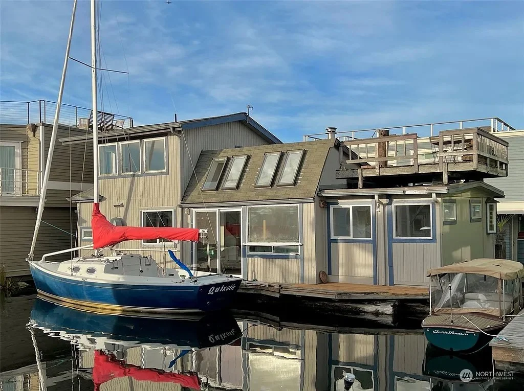 A Floating Home in Seattle - $1,495,000