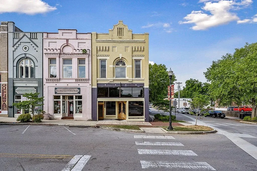 Mixed Use in Sparta, TN - $549,000