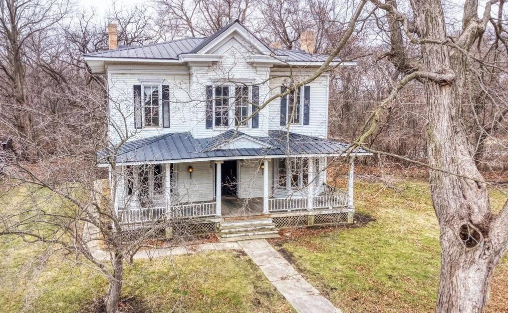 An 1871 Italianate in Wilmington, IL - $265,000