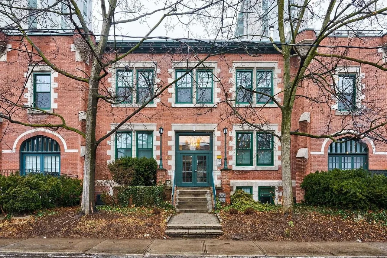 A Loft at Hepbourne Hall - C$1,111,000