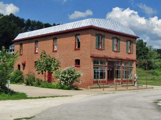 An 1898 Farmer's Mercantile - $359,000