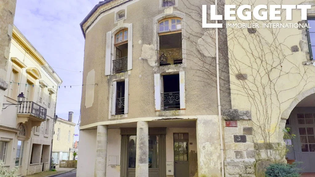A 3 Story Home in France - €29,995