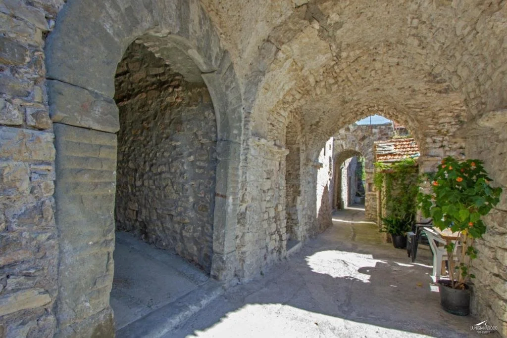 Terrace Views in Italy - €80,000