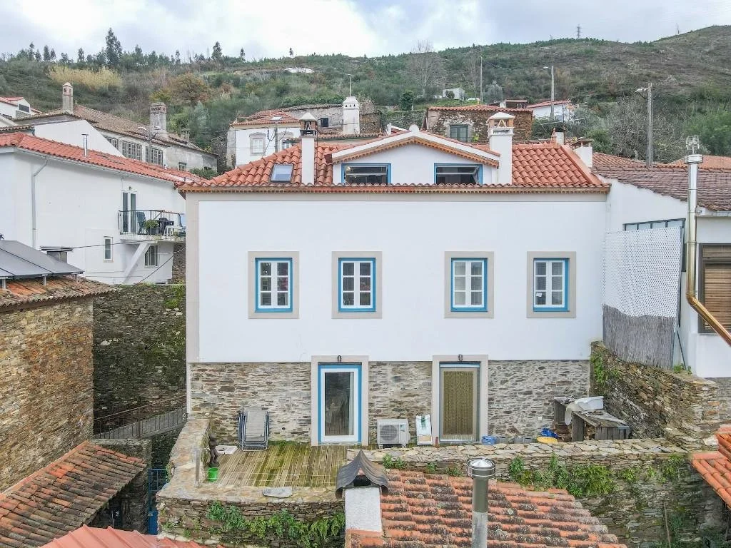 A Mix of Old &amp; New in Portugal - €149,900