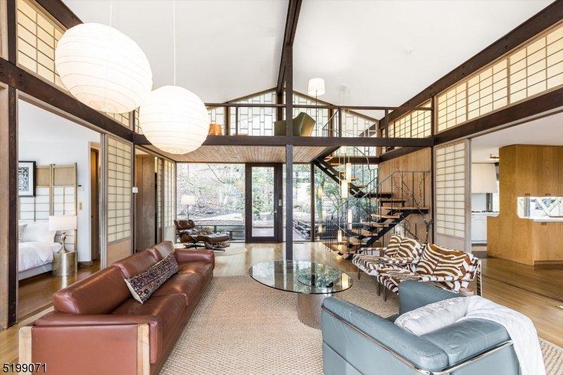 A 1959 Edward Durell Stone - $949,000