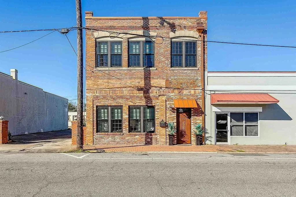 A 1910 Building in Pensacola, FL - $780,000