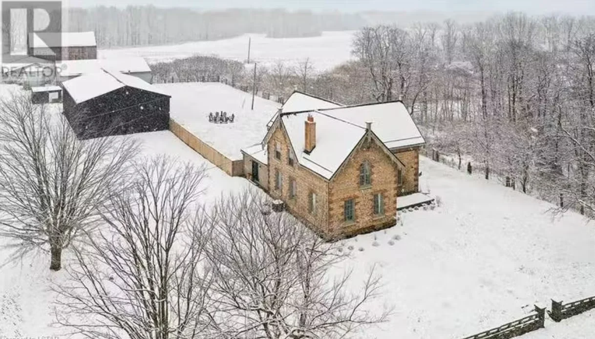 An 1872 Cobble Stone Farmhouse - C$1,195,000
