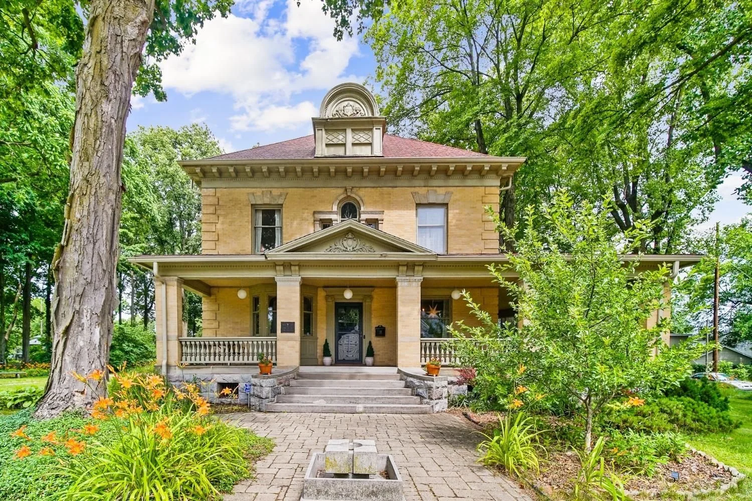 A 1901 Wilson B. Parker Design - $599,900