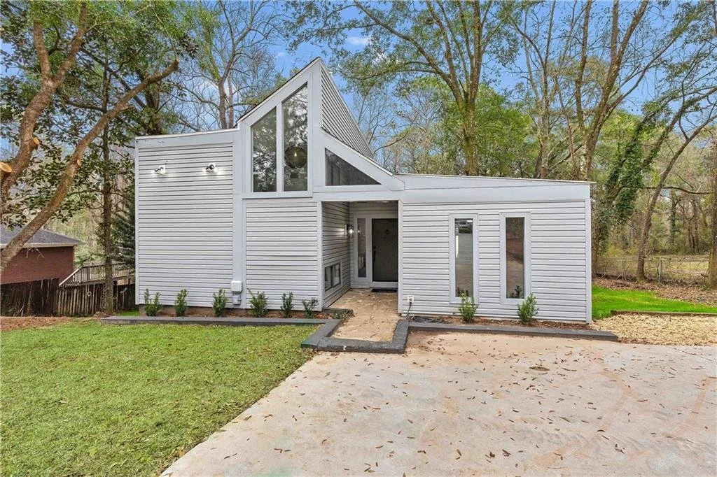 A Renovated Home in Mobile, AL - $229,249