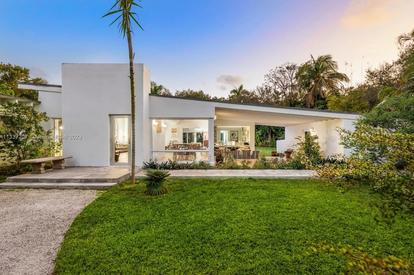 Tropical Vibes in Pinecrest, FL - $2.6Mil