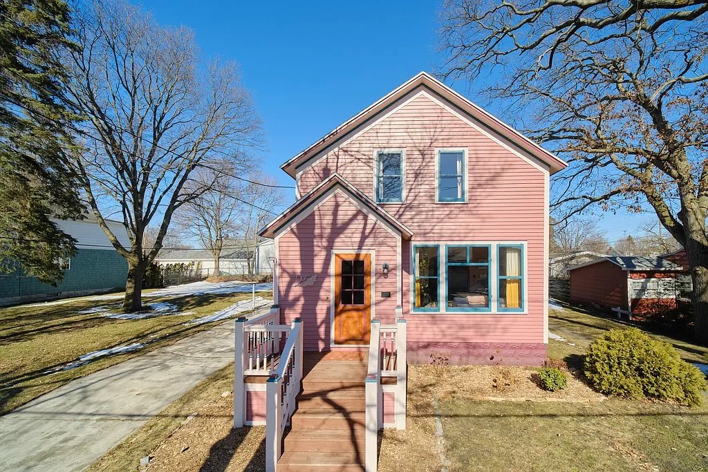 Cotton Candy Cutie in Manistee, MI - $229,900