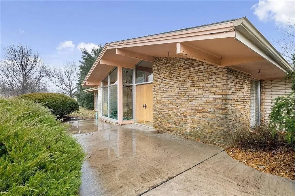 Over 37 Acres in Carmi, IL - $499,000