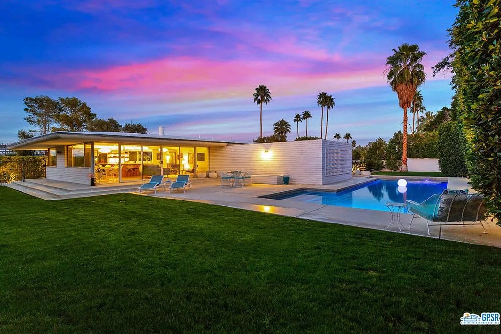 A Walter S. White Design in Palm Desert, CA $1.2Mil