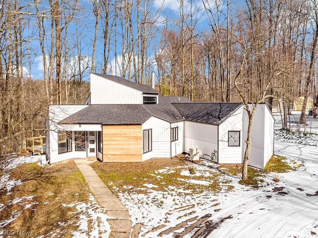 Over an Acre in Novelty, OH - $459,000