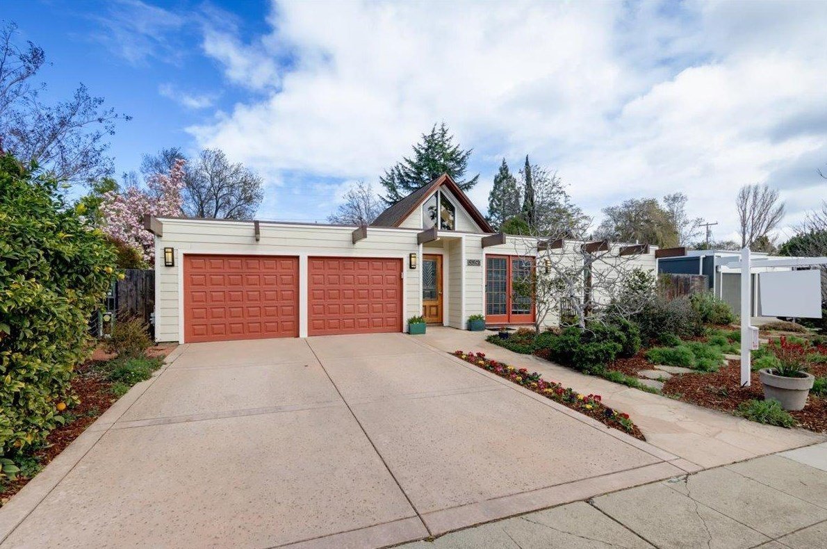 An Eichler in Palo Alto, CA - $3.4Mil