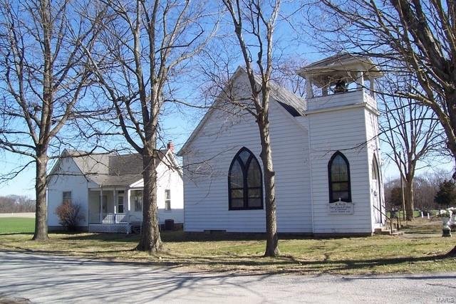 A Church &amp; House in Pocahontas, IL - $127,000