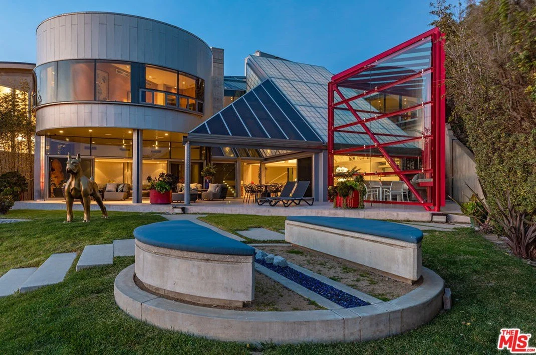 A Edward R. Nile Design in Malibu - $68.8Mil