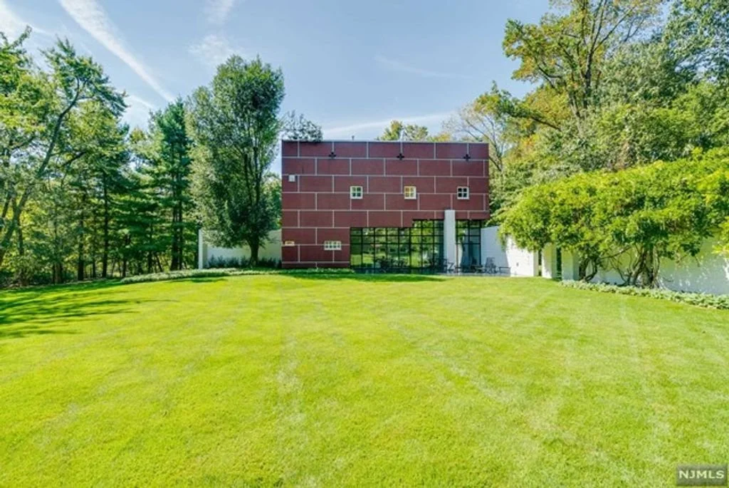 A Home by UKZ Architects - $1.8Mil