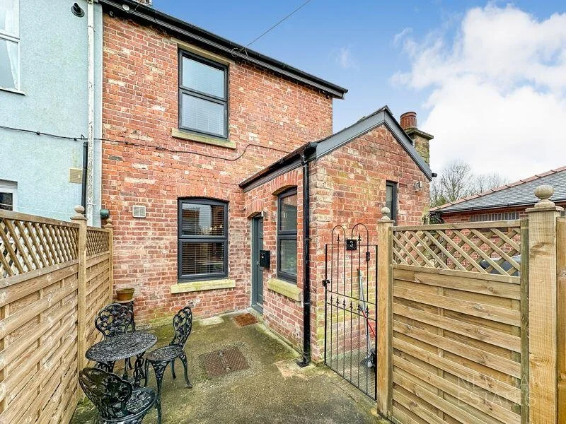 Poolsbrook, England - £175,000