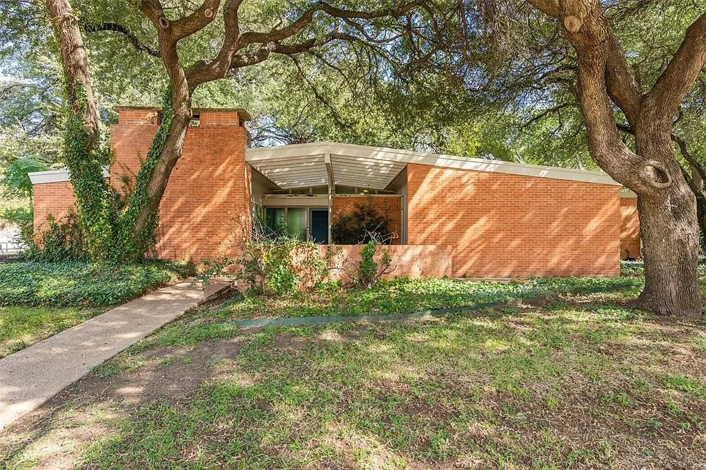 A MCM in Fort Worth, TX - $900,000