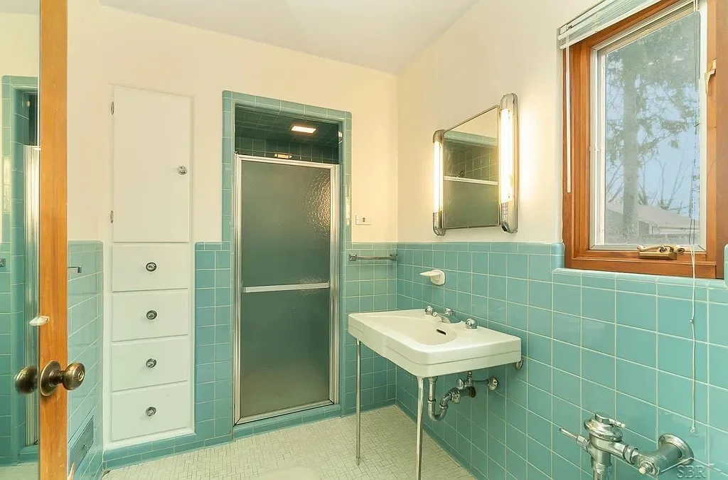 A Well Preserved Home in Saginaw, Mi - $339,900