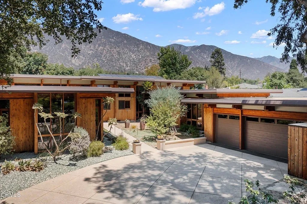 A John Gougeon Design in Sierra Madre, CA - $3.9Mil