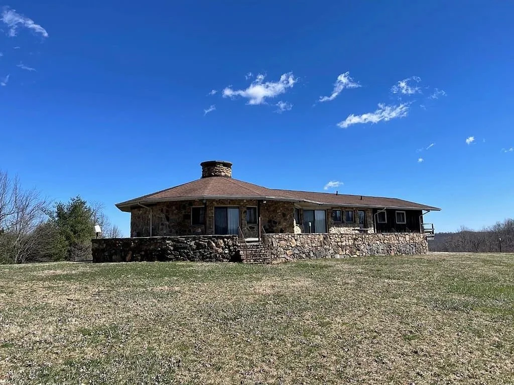 Over 48 Acres in Vesta, VA - $385,000