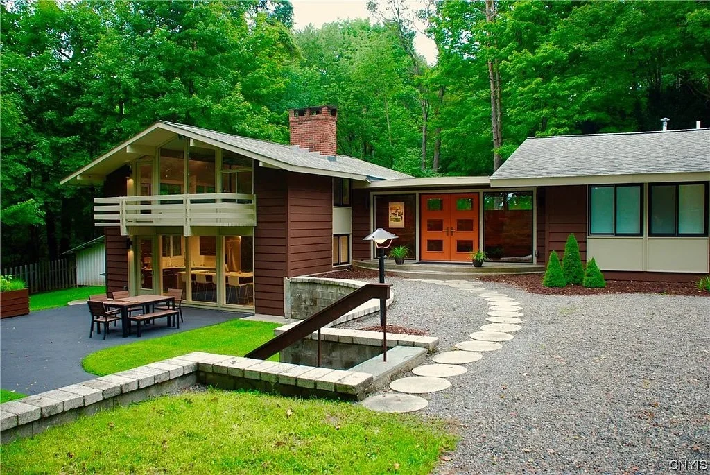 A Split Level MCM in Hamilton, NY - $525,000