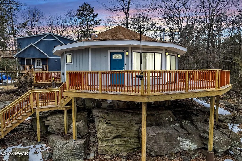 Lake Ariel, PA - $229,000