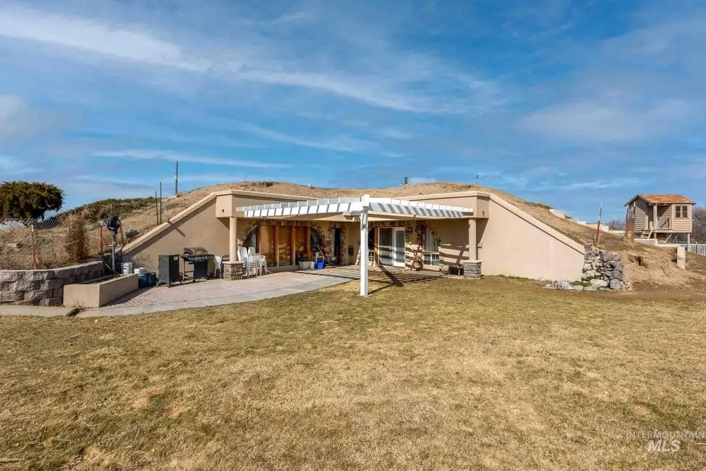 2.8 Acres in New Plymouth, ID - $449,000