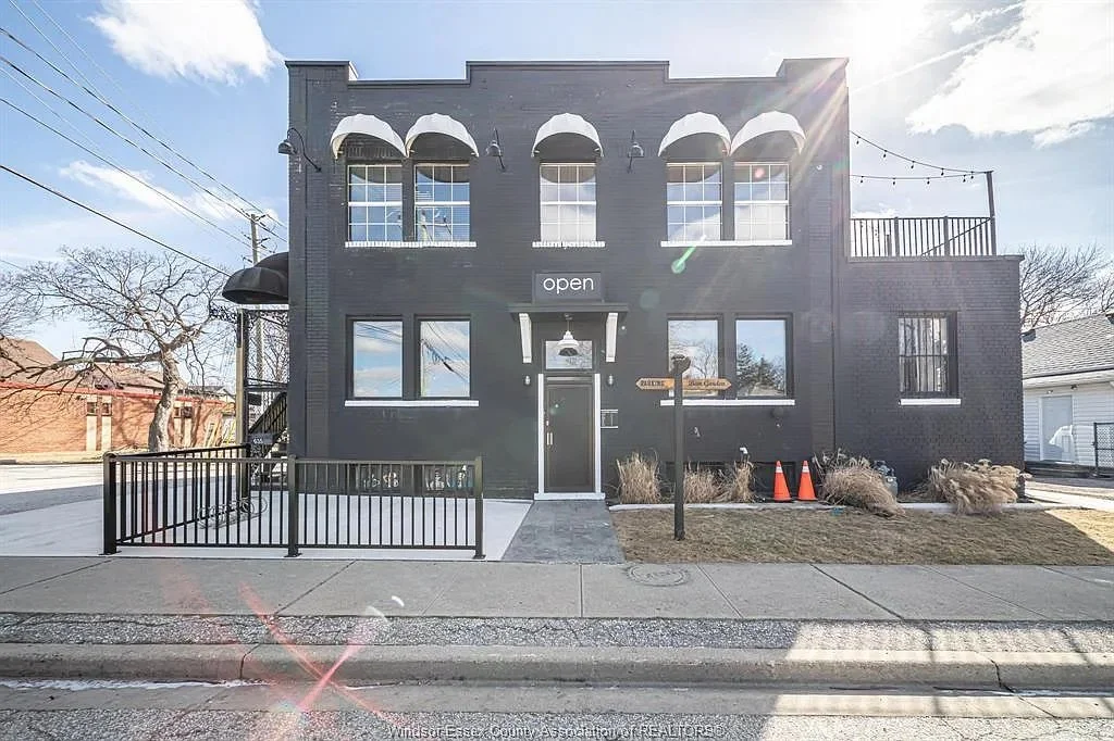 A 1920's Mixed Use Property in Windsor, ON - C$649,000