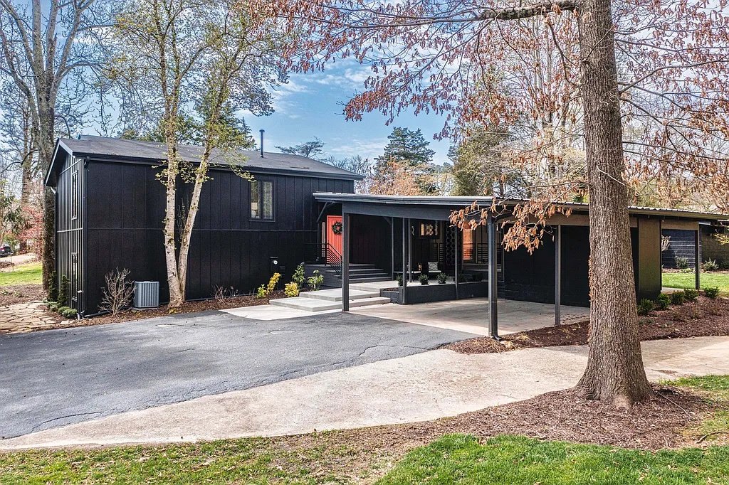 A W.E. Robinson Design in Dayton, TN - $699,000