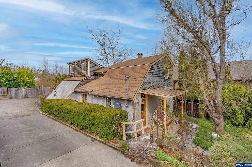 An Eclectic Home in Salem, OR - $375,000
