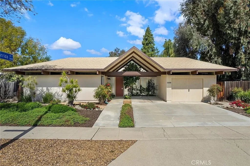 An Eichler in Orange, CA - $1.5Mil
