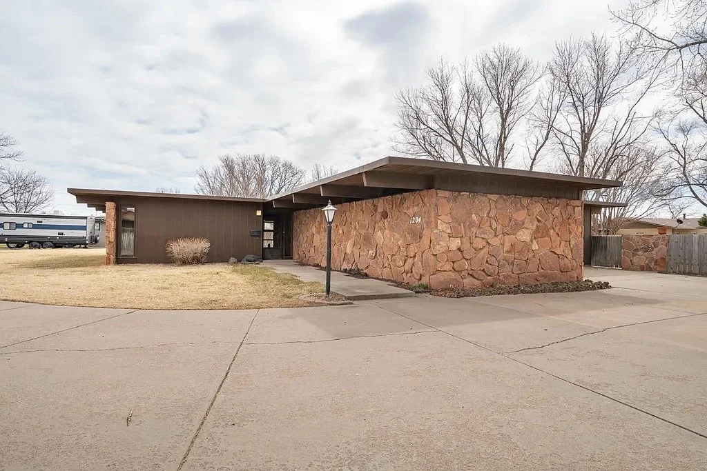 A MCM in Garden City, KS - $340,000