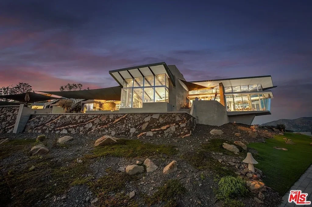 32 Acres in Malibu, CA - $14,995,000