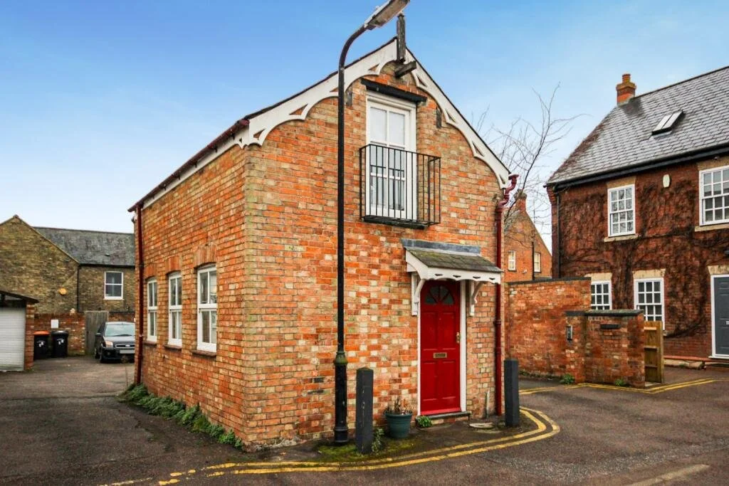 A Quaint Home in Bedford - £250,000