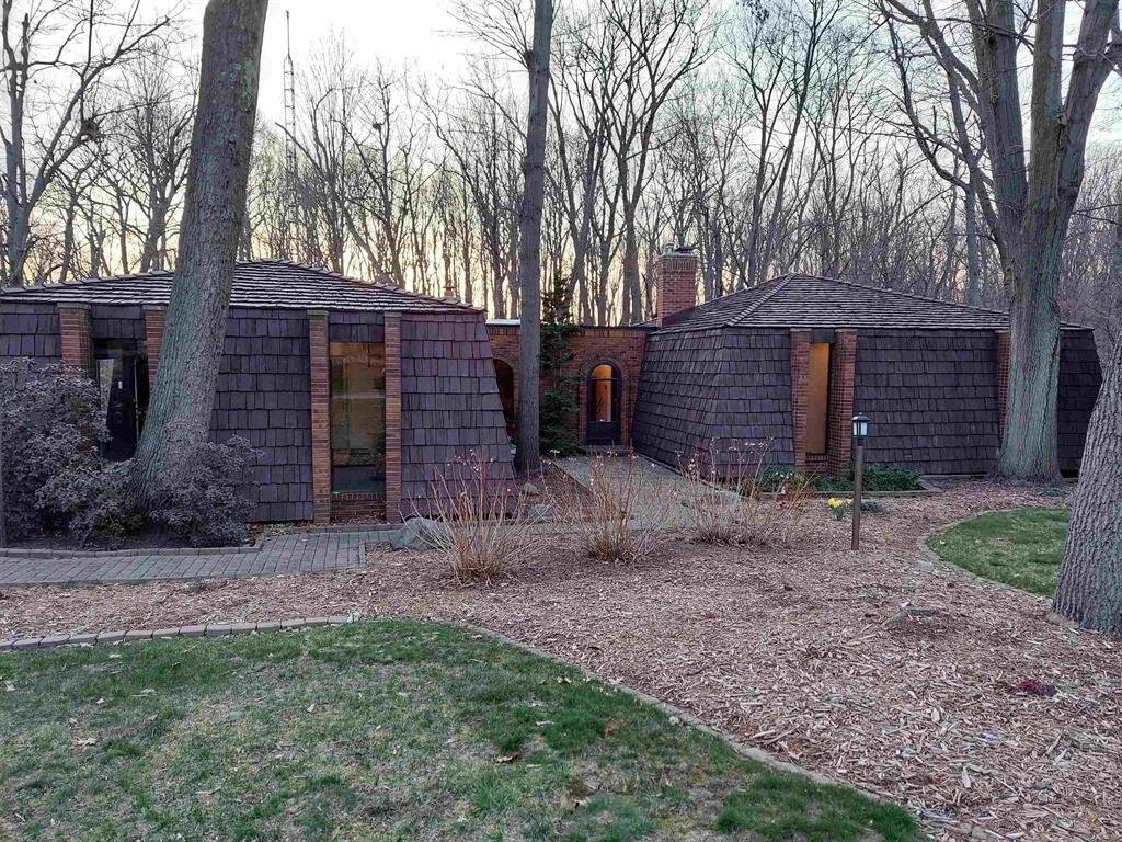 A Unique Cedar Shake Home in Flushing, MI - $225,000