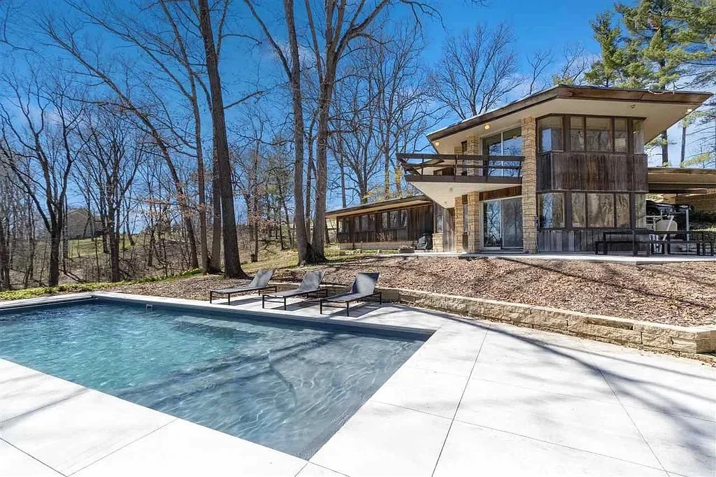 A Roland Wehner Design in Iowa City - $597,000