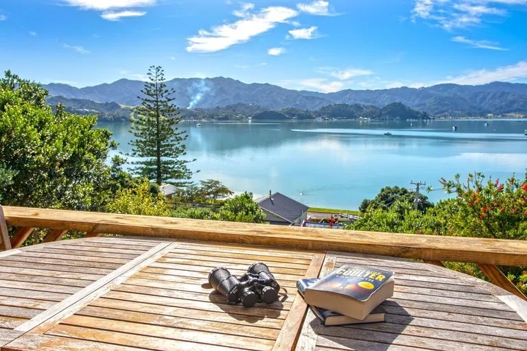 Water Views in New Zealsnd - $1,275,000