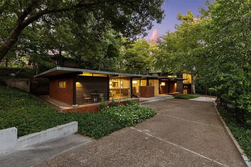 A MCM in Dallas - $1.7Mil