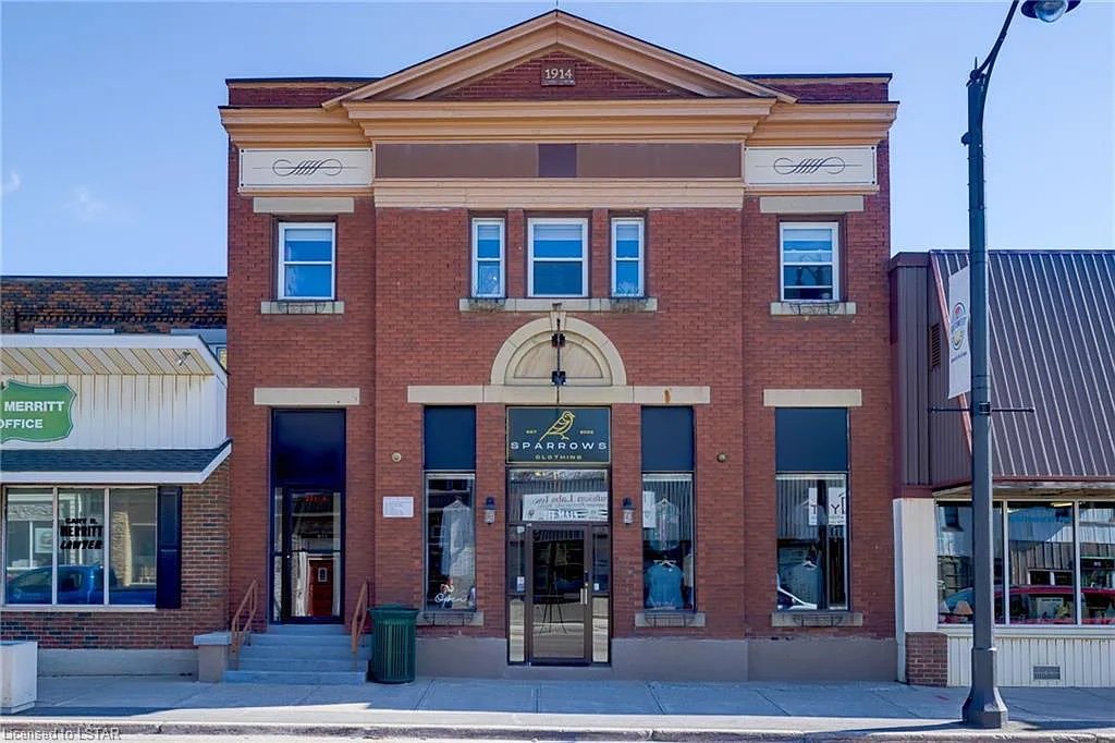 A Former Bank in Middlesex, ON - C$624,900